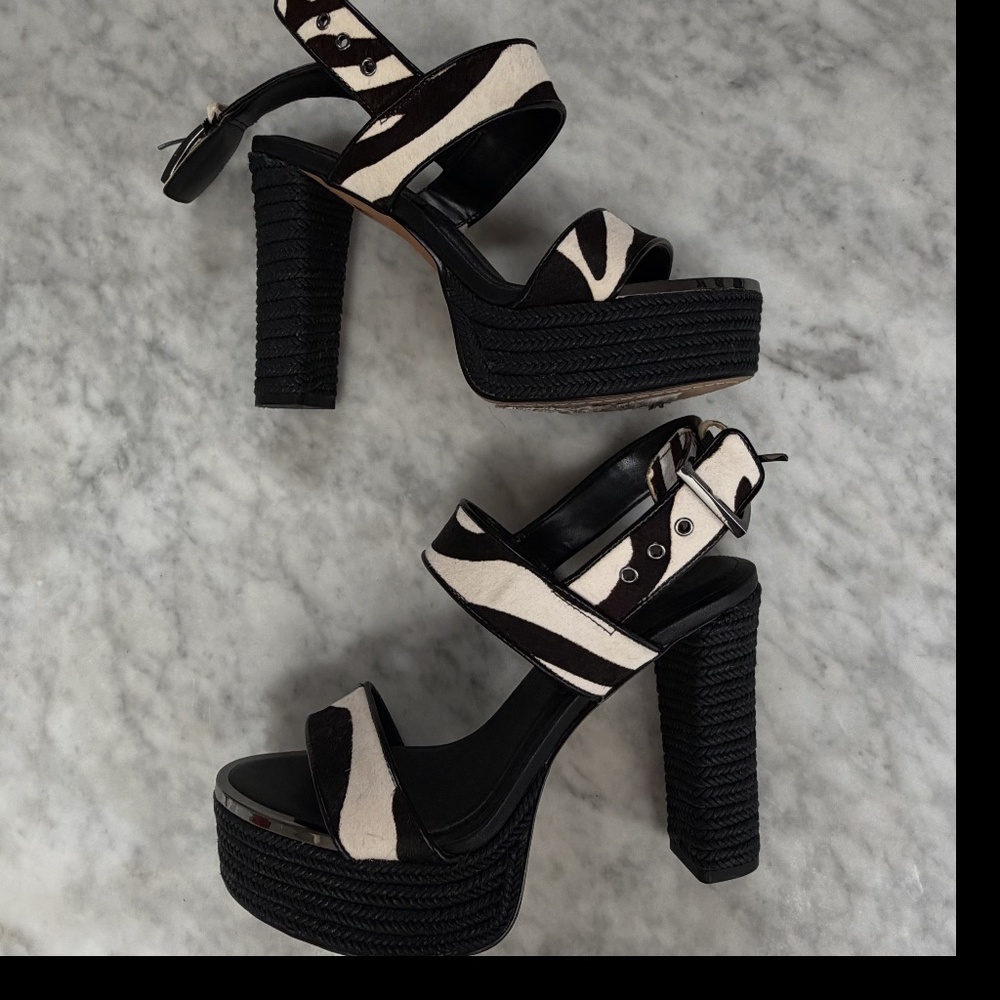 DKNY Yadira Platform Heeled Sandal  Zebra Print Size 8